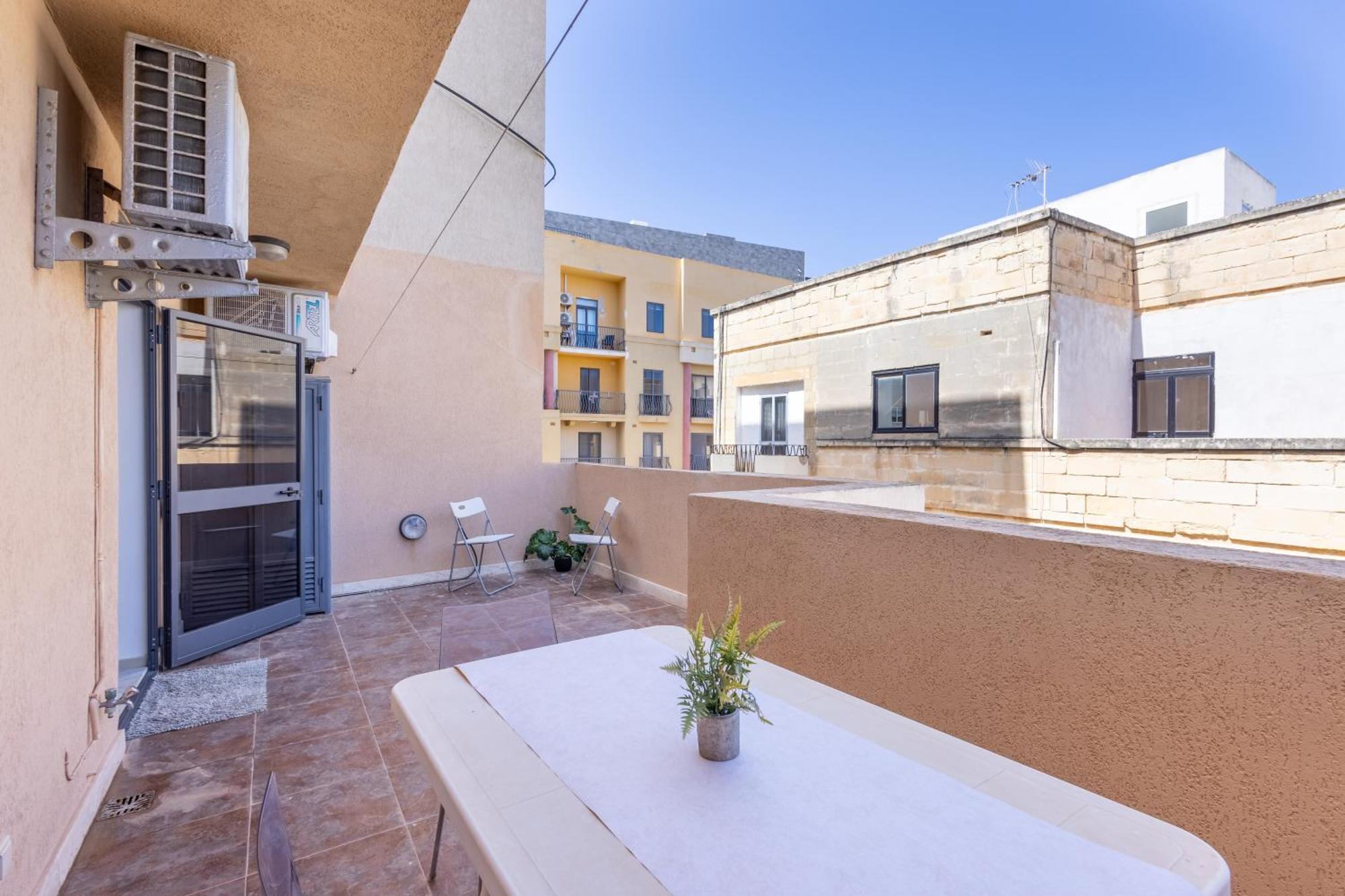 - Private Terrace, Mins Walk To Balluta Bay By Quicktrips 公寓 *