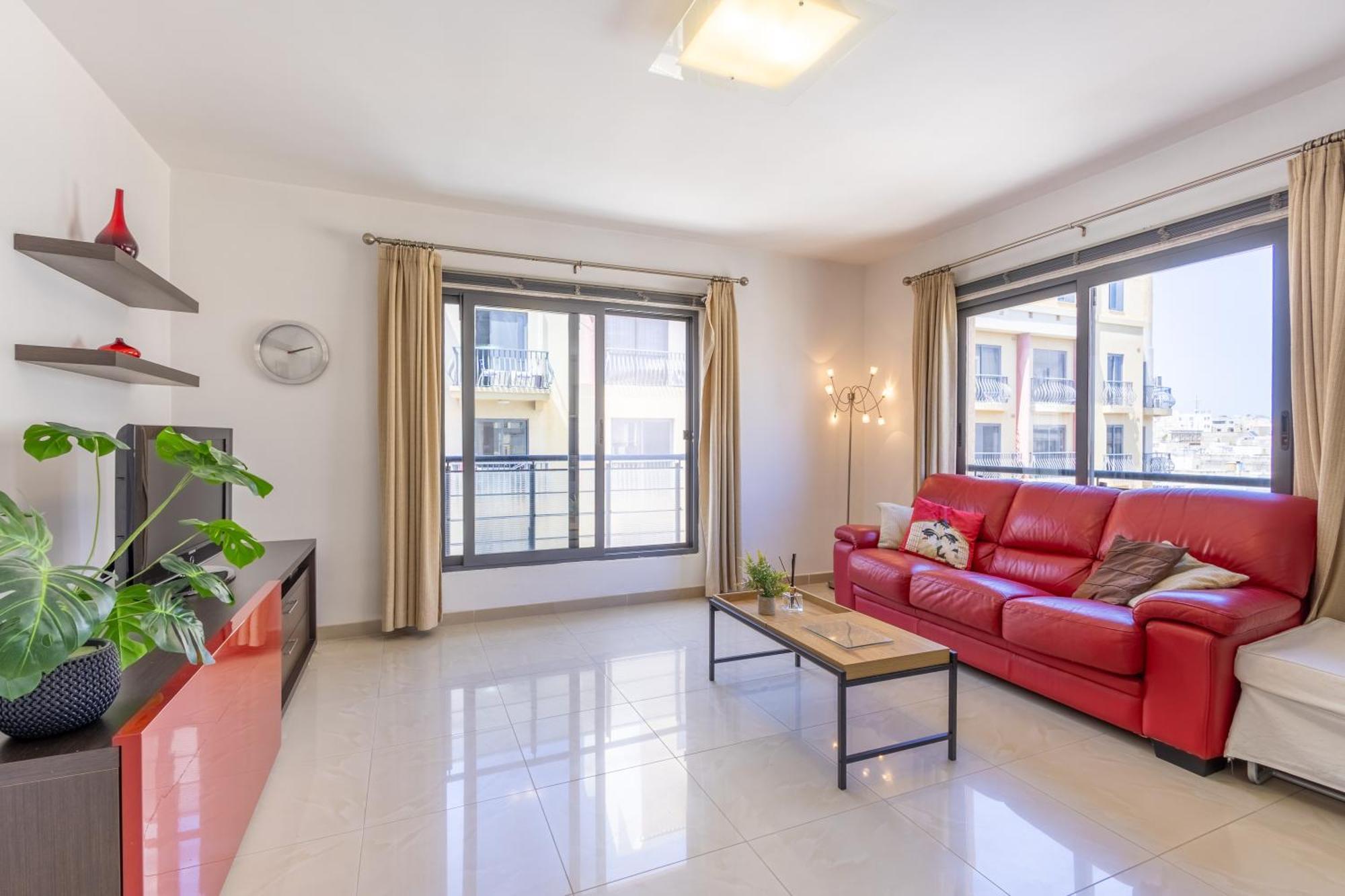 - Private Terrace, Mins Walk To Balluta Bay By Quicktrips *